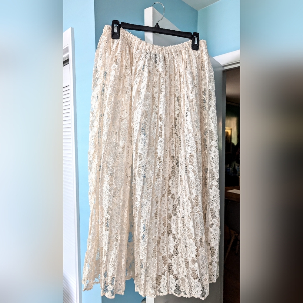 Vintage 1990's Cream Lace Maxi Skirt Size M/L Latte Brand